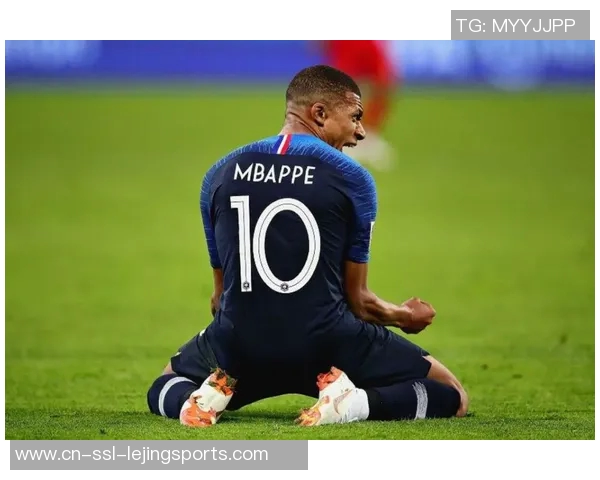 维尼修斯:从新星到巨星的成长之路与足球梦想的追逐 维尼修斯:从新星到巨星的成长之路与足球梦想的追逐